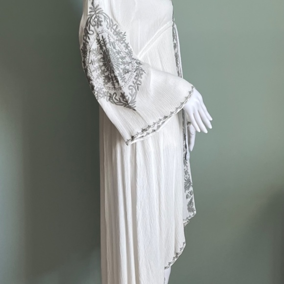 Mo Huan Yi Chu White embroidered asymmetrical hem hippy dress L - Picture 3 of 10
